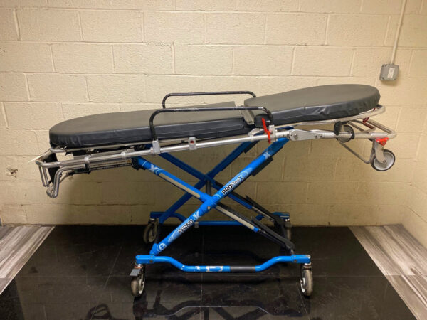 ferno 35x proflexx 700lbs capacity ambulance cot | used equipment